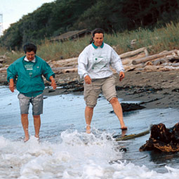 The beach indicates the health of the entire watershed, says Don Meehan (second from left), chair of Island County Cooperative Extension and founder of Beach Watchers. With Meehan, Waste Wise coordidinator Janet Hall, volunteer Lyla Snover, Beach Watchers coordinator Sarah Schmidt, and volunteer Fred Terrell lead a force of trained volunteers dedicated to keeping their beaches and their island home healthy. (c) Laurence Chen