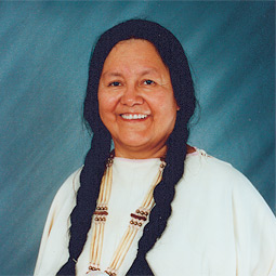 Historian Jeanne Eder '00 dons traditional Indian attire for her portrayals of Sacagawea. Historian Jeanne Eder '00 dons traditional Indian attire for her portrayals of Sacagawea.