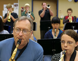 Greg Yasinitsky in session with the Lincoln Middle School jazz band in Pullman. Greg Yasinitsky in session with the Lincoln Middle School jazz band in Pullman.