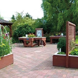 An enabling garden (one of many types) demonstrated in Mount Vernon. <em>Courtesy Skagit County Extension</em>