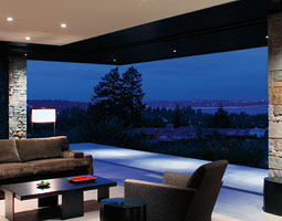 The Hinoki House's floor-to-ceiling windows slide away, opening the space to the outdoors. <em>Catherine Tighe</em>