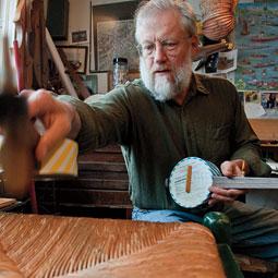 Elwood with his canjos. <em>Zach Mazur</em>
