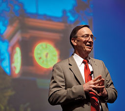 Olerud speaks about his research after receiving the Regents’ Distinguished Alumnus Award.  <br /><em>Shelly Hanks</em>