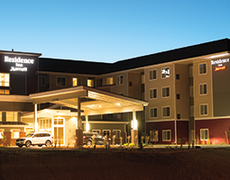 What’s new? The Residence Inn Marriott Pullman opened its doors in May adjacent to the Student Recreation Center and up Fairway Drive from Bailey-Brayton Baseball Field and Beasley Coliseum. The new hotel features 131 rooms, extended-stay suites, fitness center, swimming pool, conference rooms, and business center. Stonebridge Companies, whose CEO Navin Dimond is a 1985 alumnus, will manage the property. The hotel will employ WSU students and hotel management classes might occur on site. Photo Robert Hubner What’s new? The Residence Inn Marriott Pullman opened its doors in May adjacent to the Student Recreation Center and up Fairway Drive from Bailey-Brayton Baseball Field and Beasley Coliseum. The new hotel features 131 rooms, extended-stay suites, fitness center, swimming pool, conference rooms, and business center. Stonebridge Companies, whose CEO Navin Dimond is a 1985 alumnus, will manage the property. The hotel will employ WSU students and hotel management classes might occur on site. Photo Robert Hubner