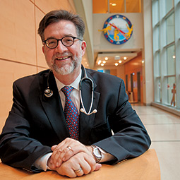 Ken Alexander ’82 is chief of pediatric infectious diseases at the University of Chicago’s Comer Children’s Hospital. <em>Photo Zach Mazur</em>
