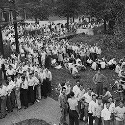 Returning servicemen studying under the G.I. Bill flood college campuses.Courtesy Special Collections/University of Houston Libraries