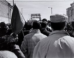 Close to 8,000 people assembled in Selma, Alabama, on March 21, 1965, to march 54 miles to the state capital of Montgomery in support of the constitutional right of African Americans to vote. By the time the march reached Montgomery on March 25, 1965, about 25,000 people descended on the Alabama capitol building. The Voting Rights Act was passed that summer. <em>Photo James H. Barker</em> Close to 8,000 people assembled in Selma, Alabama, on March 21, 1965, to march 54 miles to the state capital of Montgomery in support of the constitutional right of African Americans to vote. By the time the march reached Montgomery on March 25, 1965, about 25,000 people descended on the Alabama capitol building. The Voting Rights Act was passed that summer. <em>Photo James H. Barker</em>