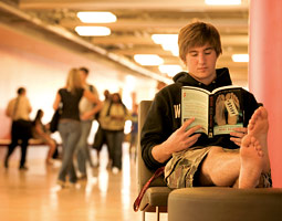 Jay Barton, a pre-med student, is one of 3,400 freshmen invited to participate in this year's Common Reading Program. The entire freshman class received copies of Stiff, a book that explores what can happen to a human body after death. The text, which blends science, history, and humor, was a starting point for undergraduates to learn more about anthropology, anatomy, and forensic research taking place on campus.